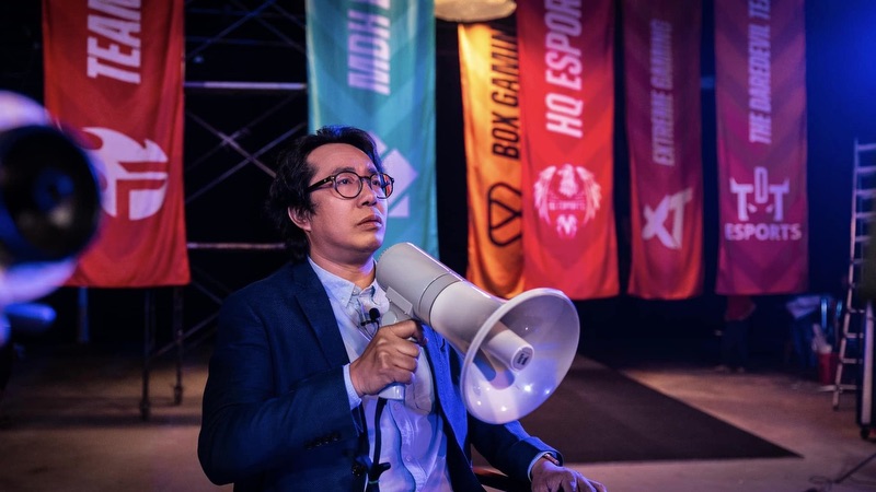 Dù là một bình luận viên, nhưng Trương Anh Ngọc lại gây ấn tượng theo một cách rất khác