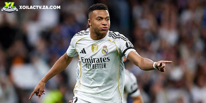 Dennis Bergkamp: Nghệ sĩ trên sân cỏ và huyền thoại bất tử của Arsenal