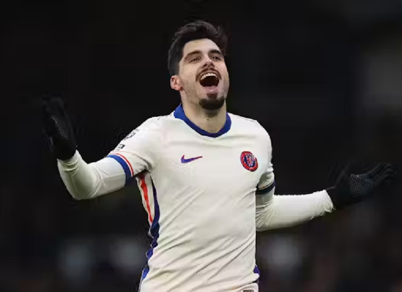 WNET Sports phan tich: thu mon thibaut courtois cai ten hoi tu tai nang va ca tai tieng va tac dong thuc te